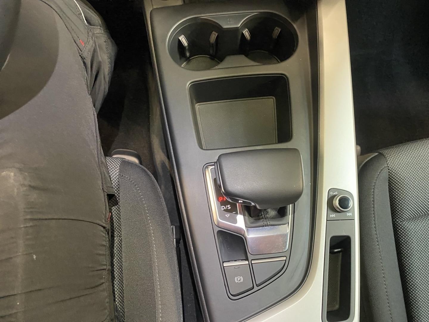 Bild über Audi A4 Avant S line 40 TDI S tronic - für weitere Informationen kontaktieren Sie den Audi Partner