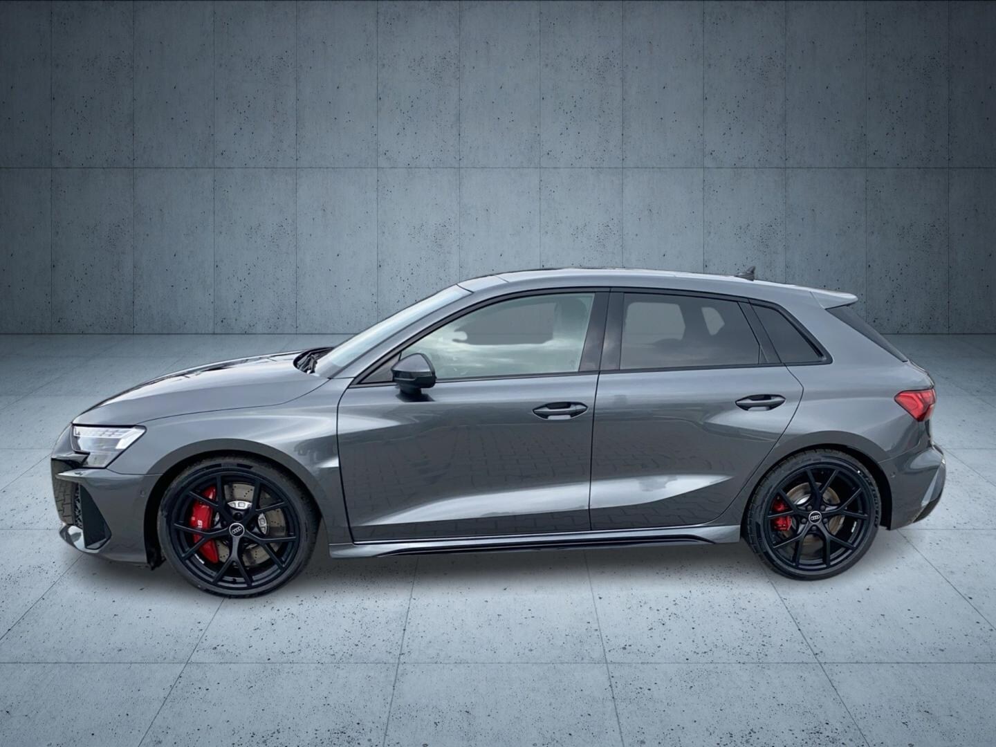 Bild über Audi RS 3 Sportback TFSI quattro 294 kW S tronic - für weitere Informationen kontaktieren Sie den Audi Partner