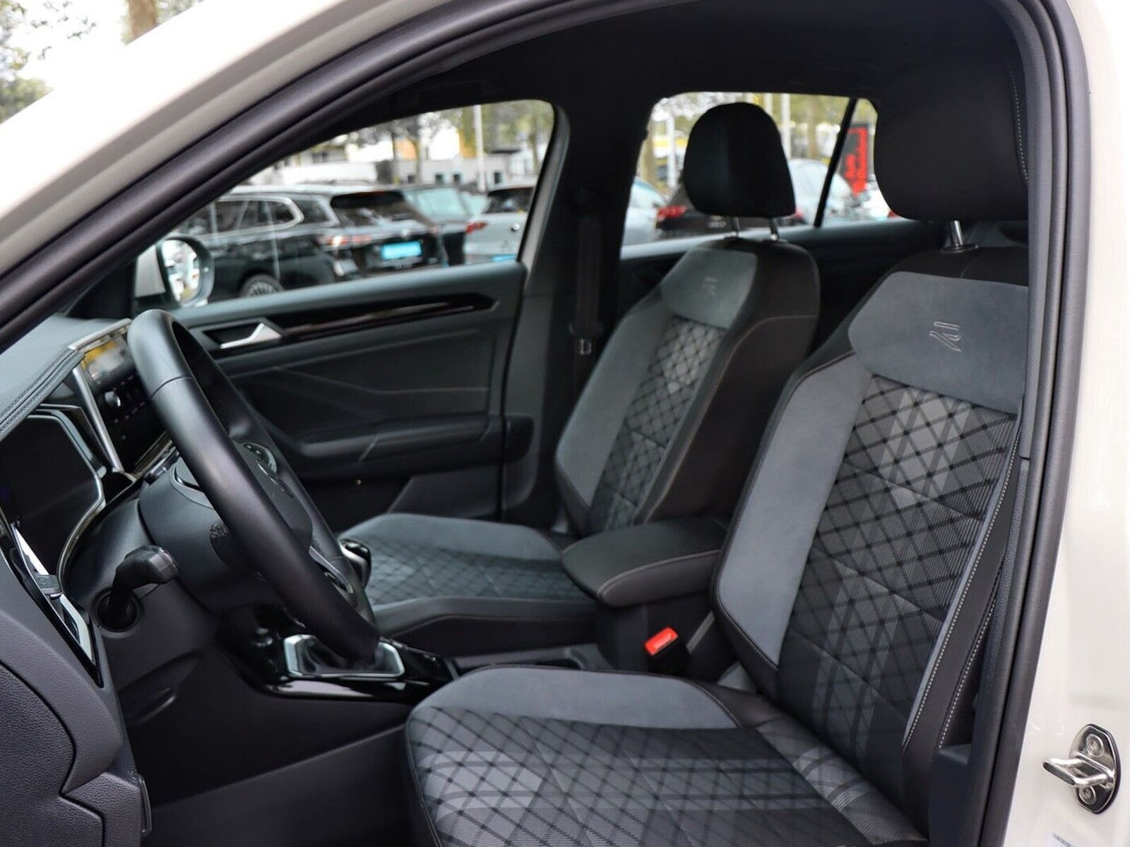 Volkswagen T-Roc – Bild 12