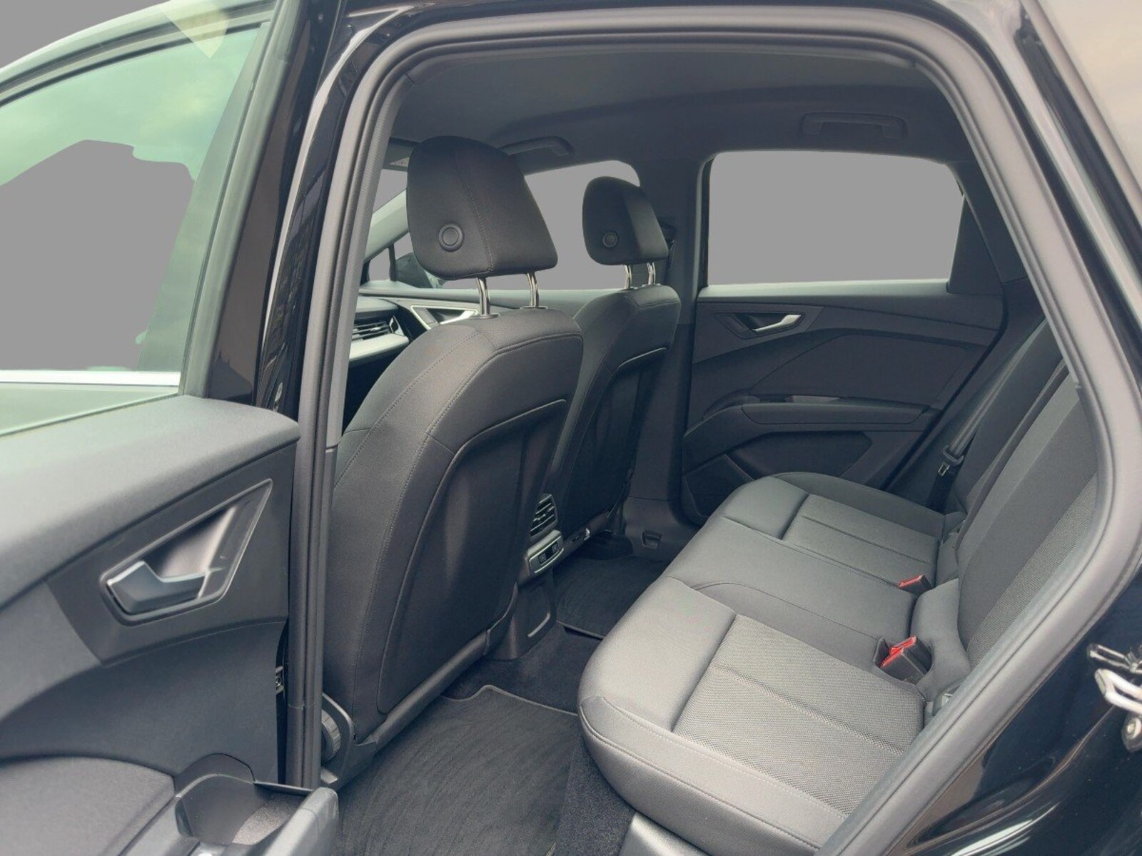 Audi Q4 Sportback e-tron – Bild 9