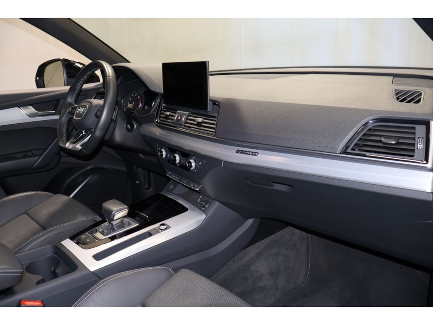 Bild über Audi Q5 40 TFSI quattro S tronic - für weitere Informationen kontaktieren Sie den Audi Partner