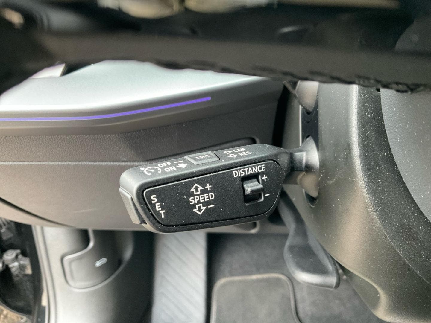 Bild über Audi A3 allstreet 35 TDI S tronic - für weitere Informationen kontaktieren Sie den Audi Partner