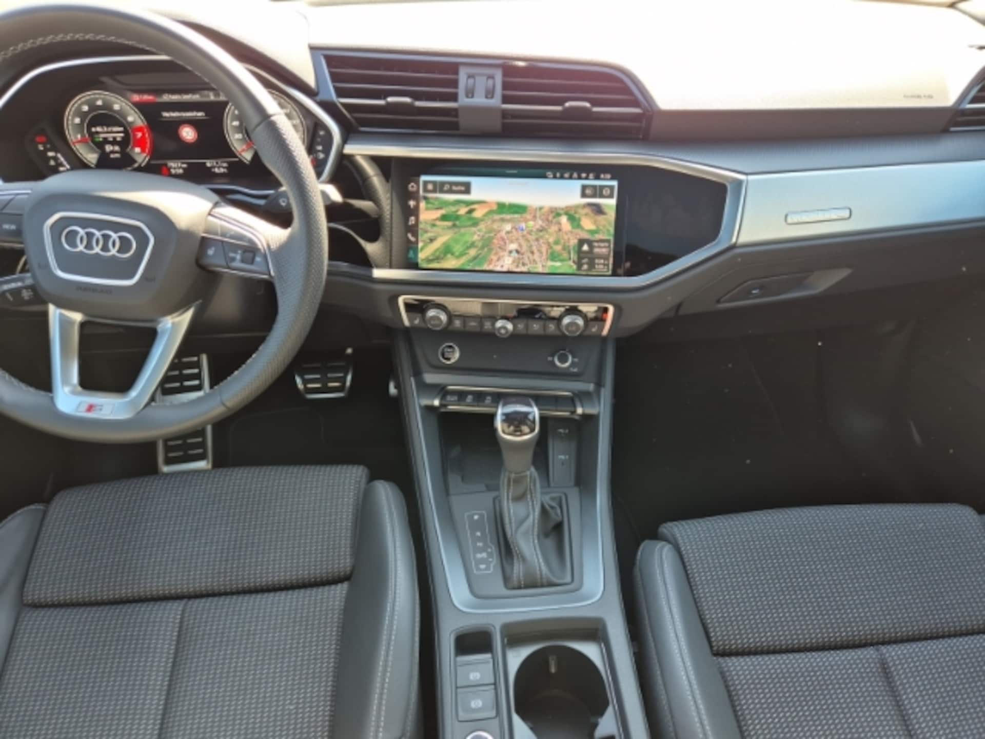 Audi Q3 Sportback S line