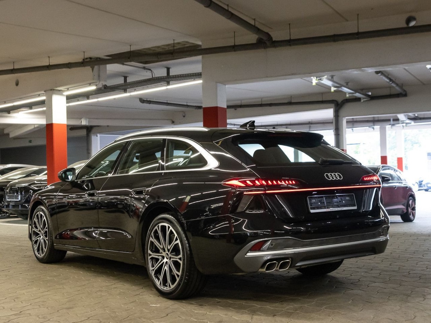 Bild über Audi A6 Avant TDI 150 kW S tronic - für weitere Informationen kontaktieren Sie den Audi Partner