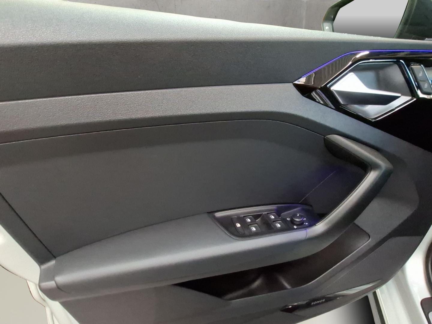 Bild über Audi A1 Sportback S line 40 TFSI S tronic - für weitere Informationen kontaktieren Sie den Audi Partner