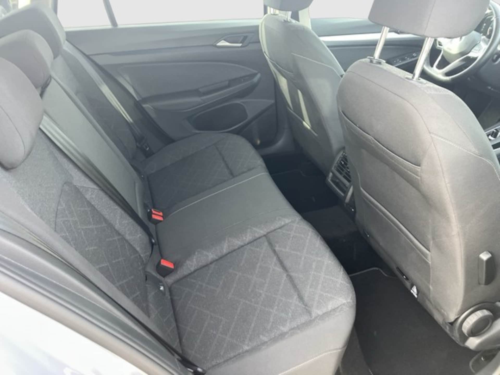Volkswagen Golf Variant Life