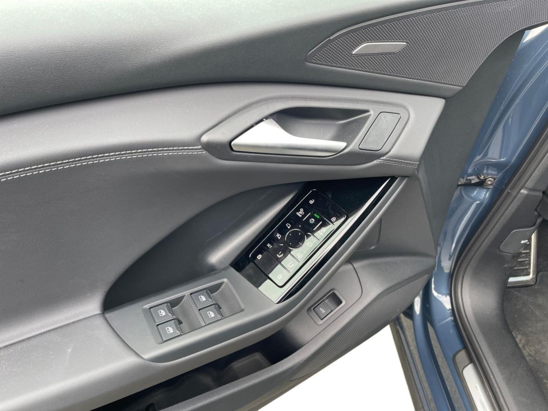 Audi SQ6 SUV e-tron