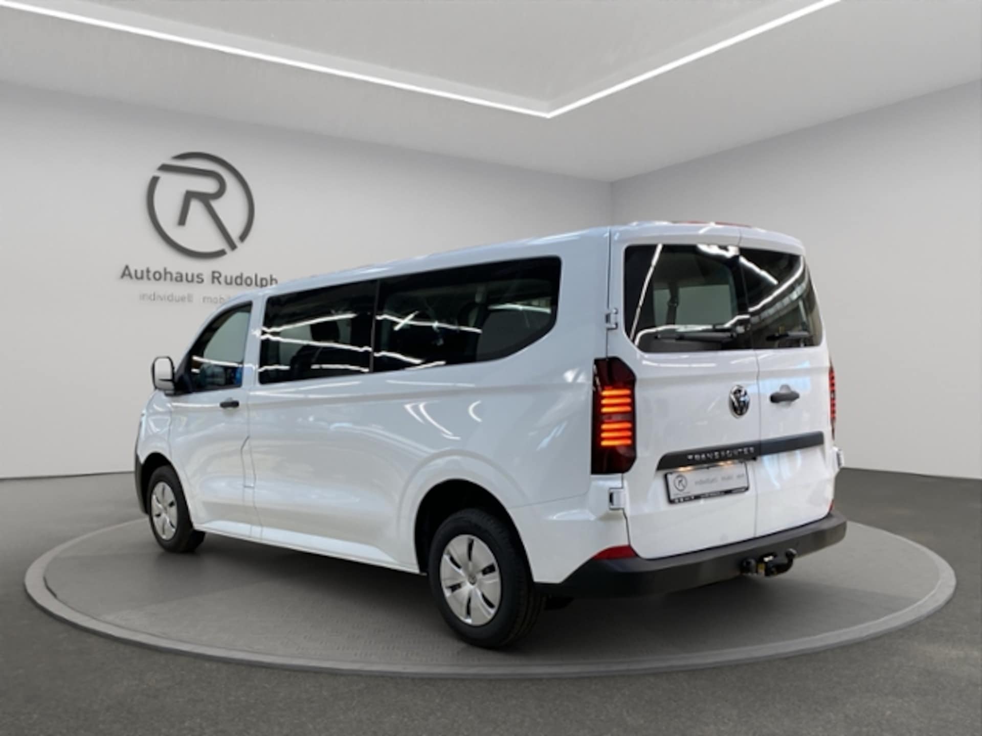 Volkswagen Transporter Kombi langer Radstand