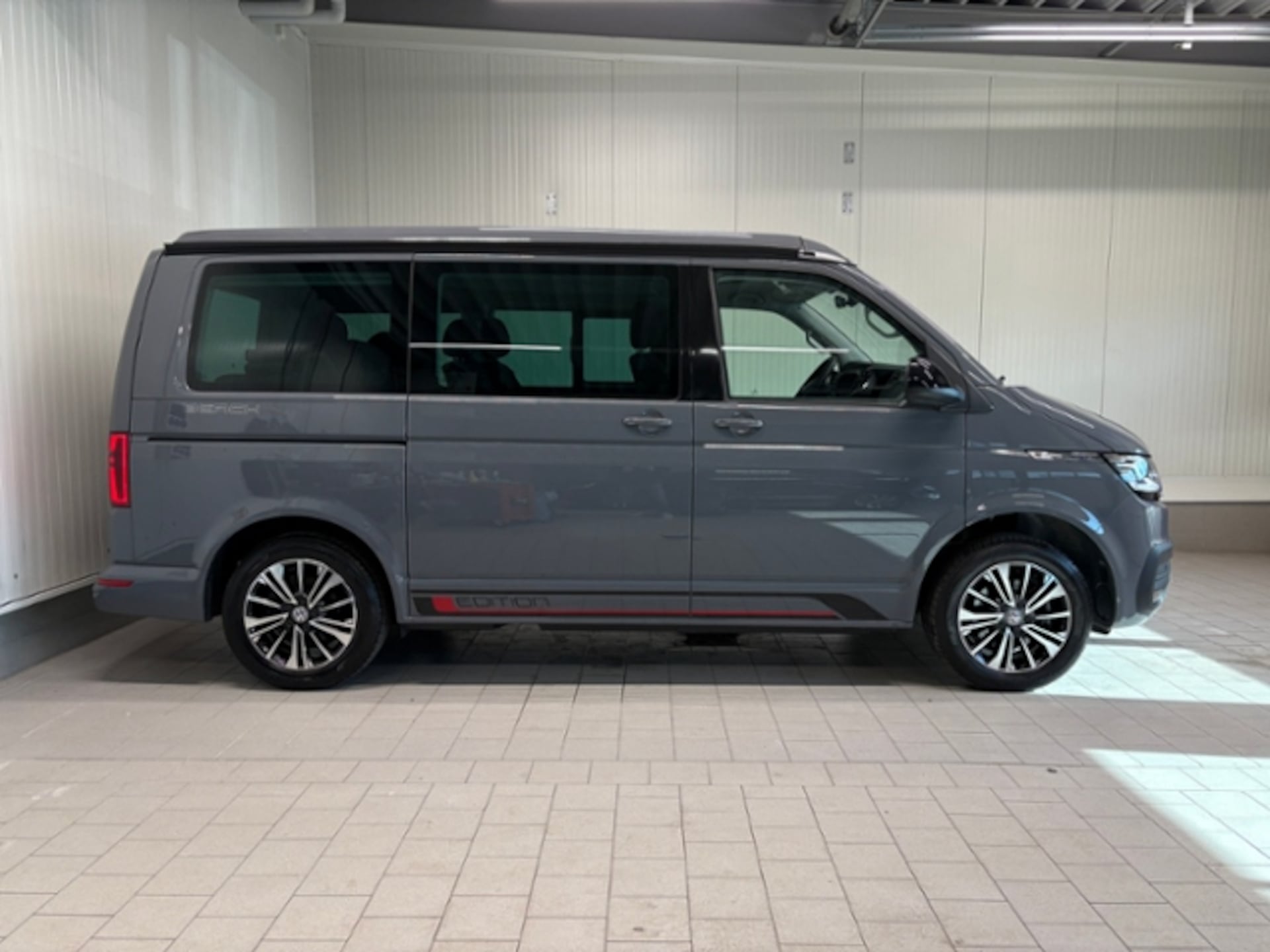Volkswagen T6.1 California Beach