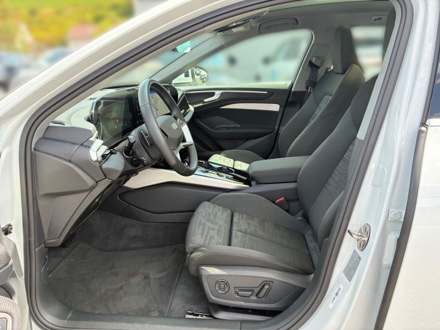 Bild über Audi A6 Avant TDI quattro 150 kW S tronic - für weitere Informationen kontaktieren Sie den Audi Partner