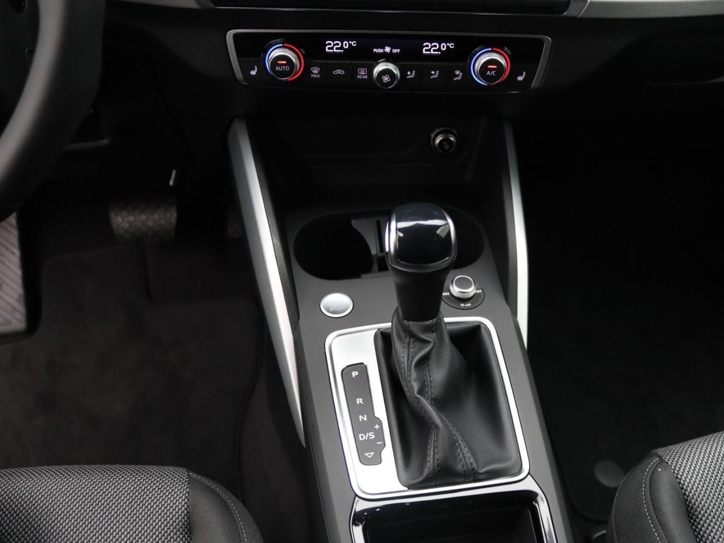 Bild über Audi Q2 S line 35 TFSI S tronic - für weitere Informationen kontaktieren Sie den Audi Partner