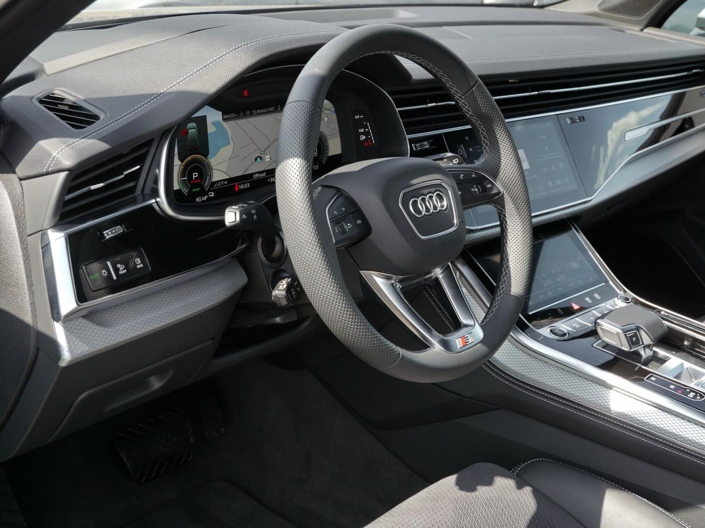 Image about Audi Q7 SUV TFSI e S line 55 TFSI e quattro tiptronic