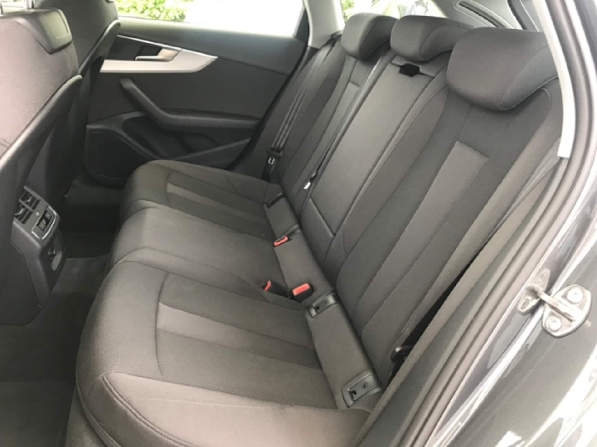 Audi A4 Avant S line