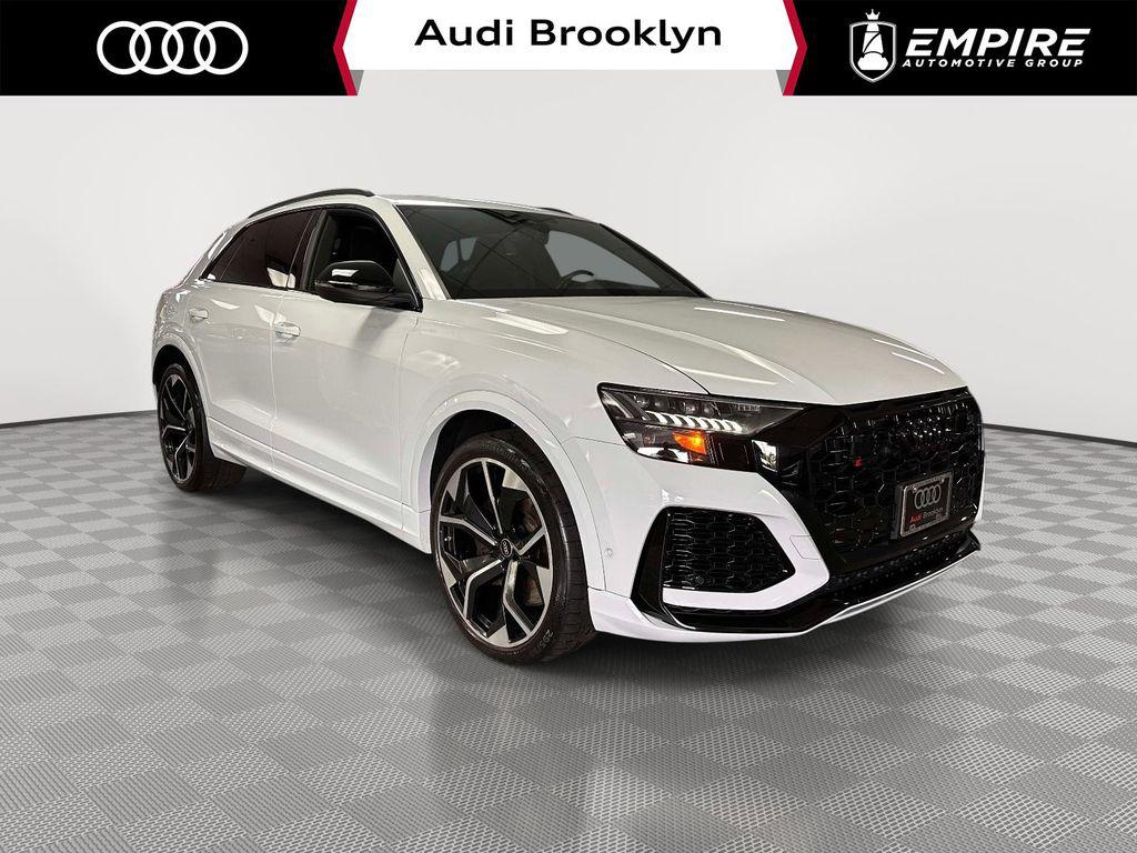 2023 Audi RS Q8 -'s photo