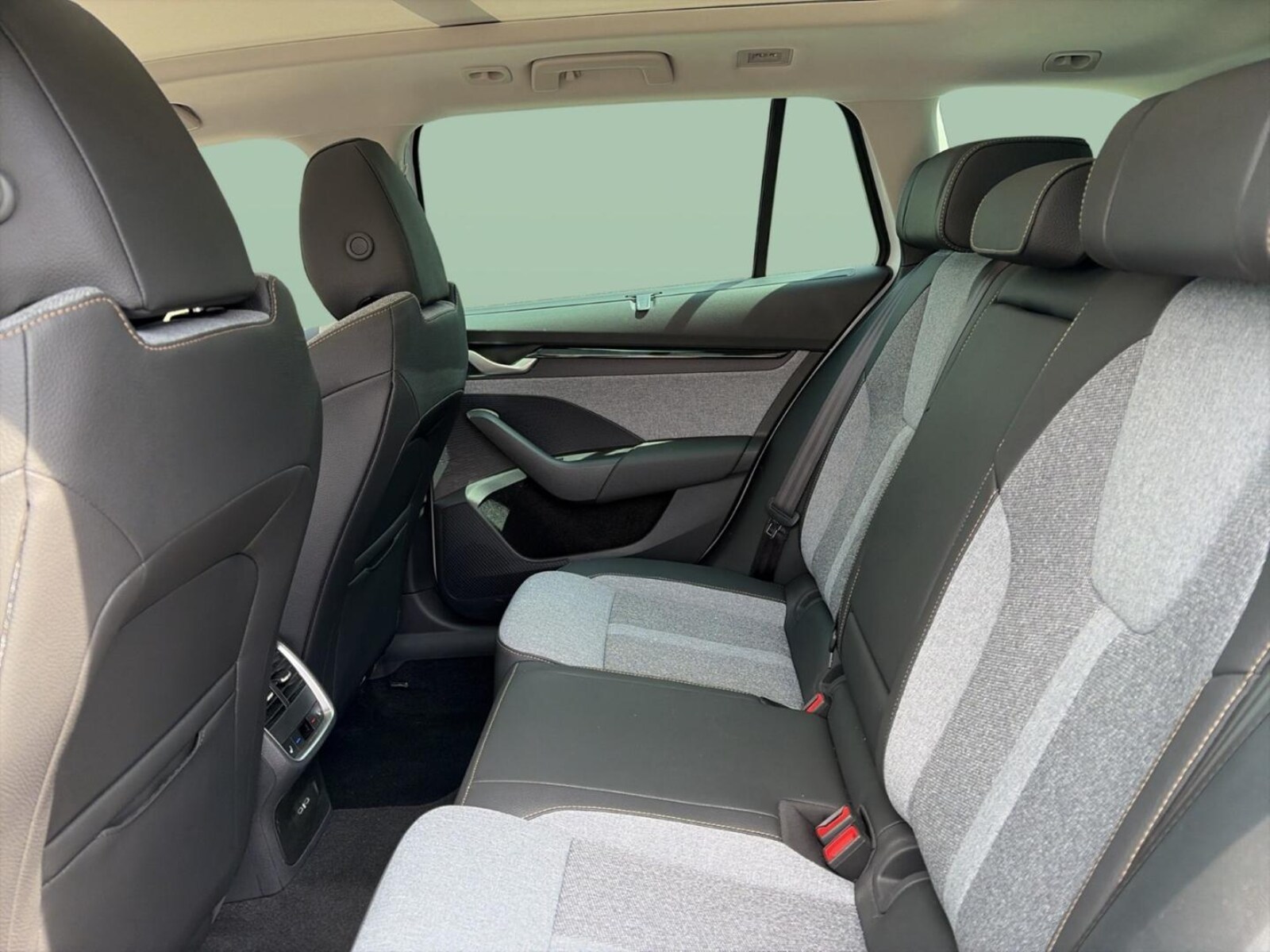 Škoda Octavia Combi – Bild 12