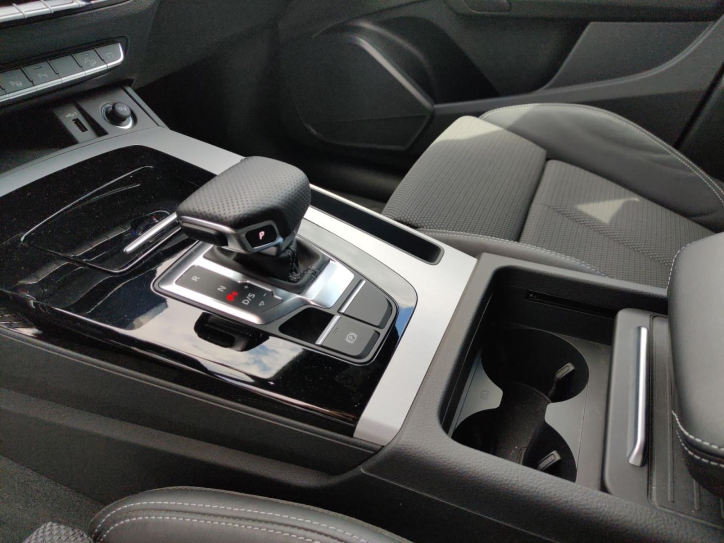 Bild über Audi Q5 40 TDI quattro 150 kW S tronic - für weitere Informationen kontaktieren Sie den Audi Partner
