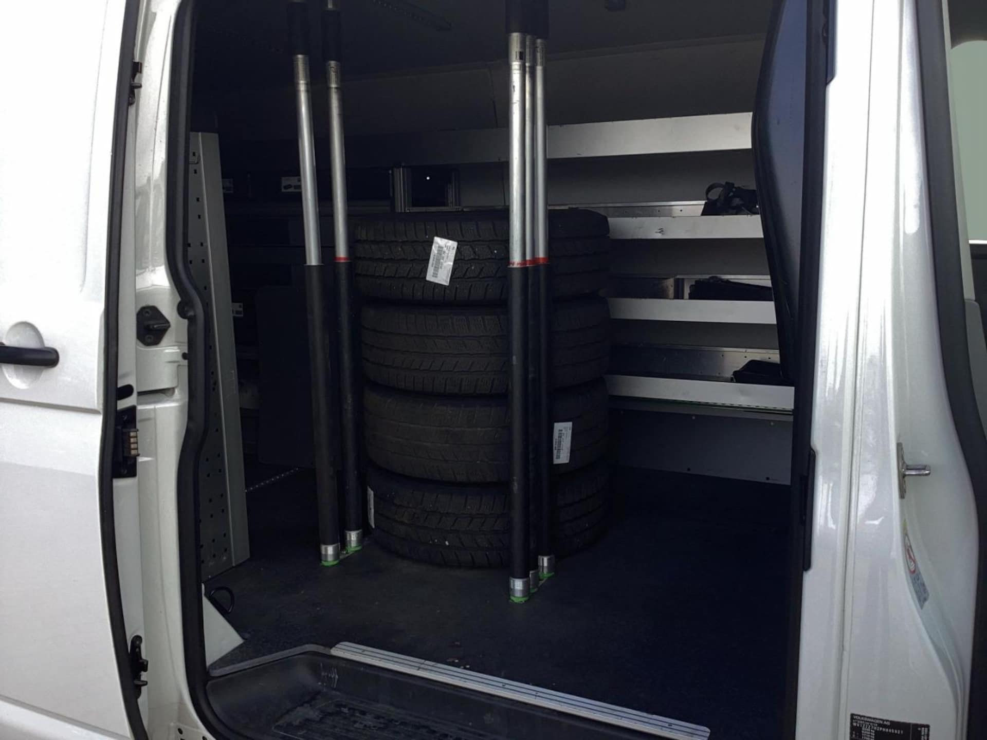 Volkswagen T6.1 Transporter Kasten langer Radstand