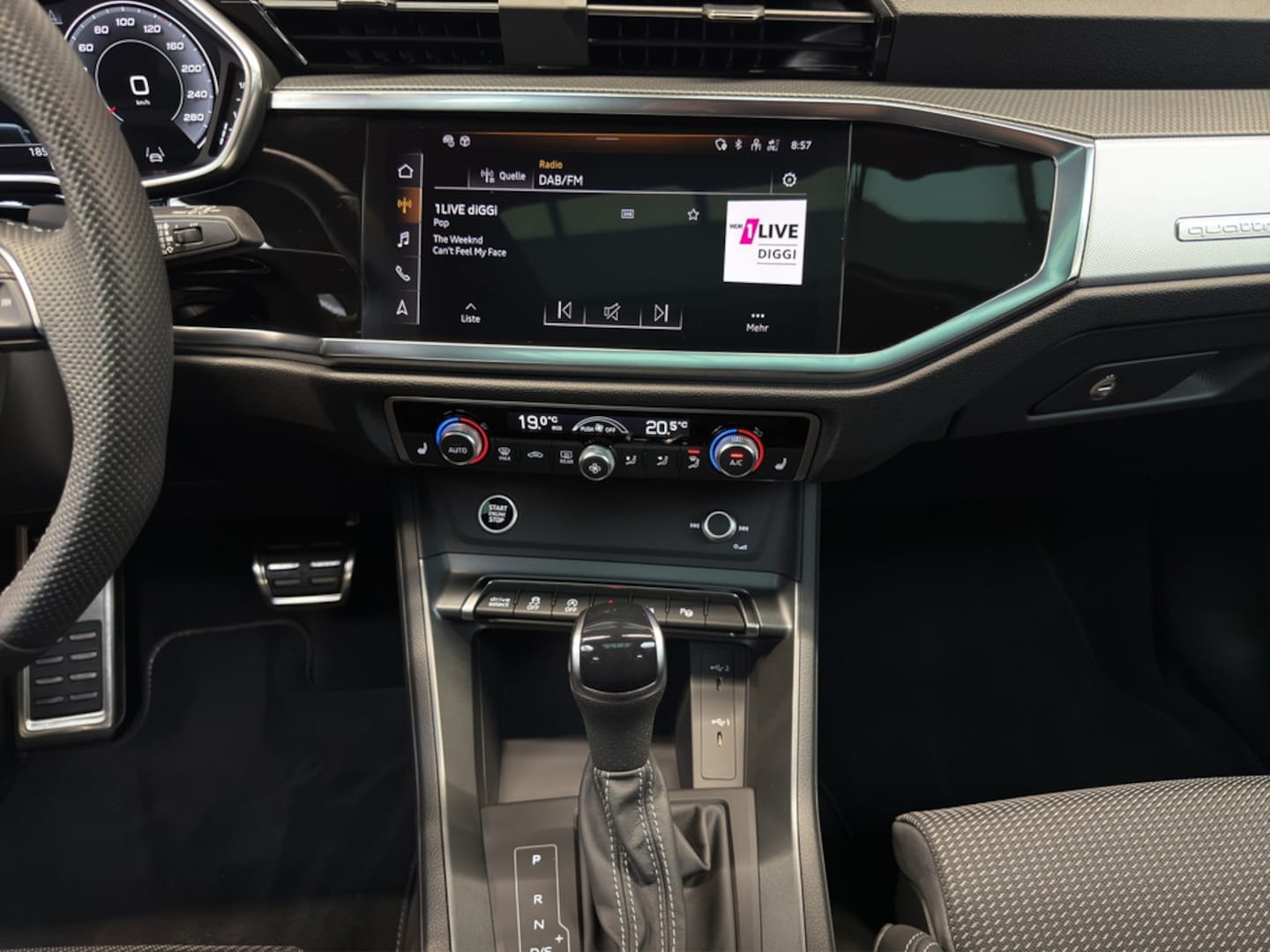Bild über Audi Q3 S line 45 TFSI quattro S tronic - für weitere Informationen kontaktieren Sie den Audi Partner
