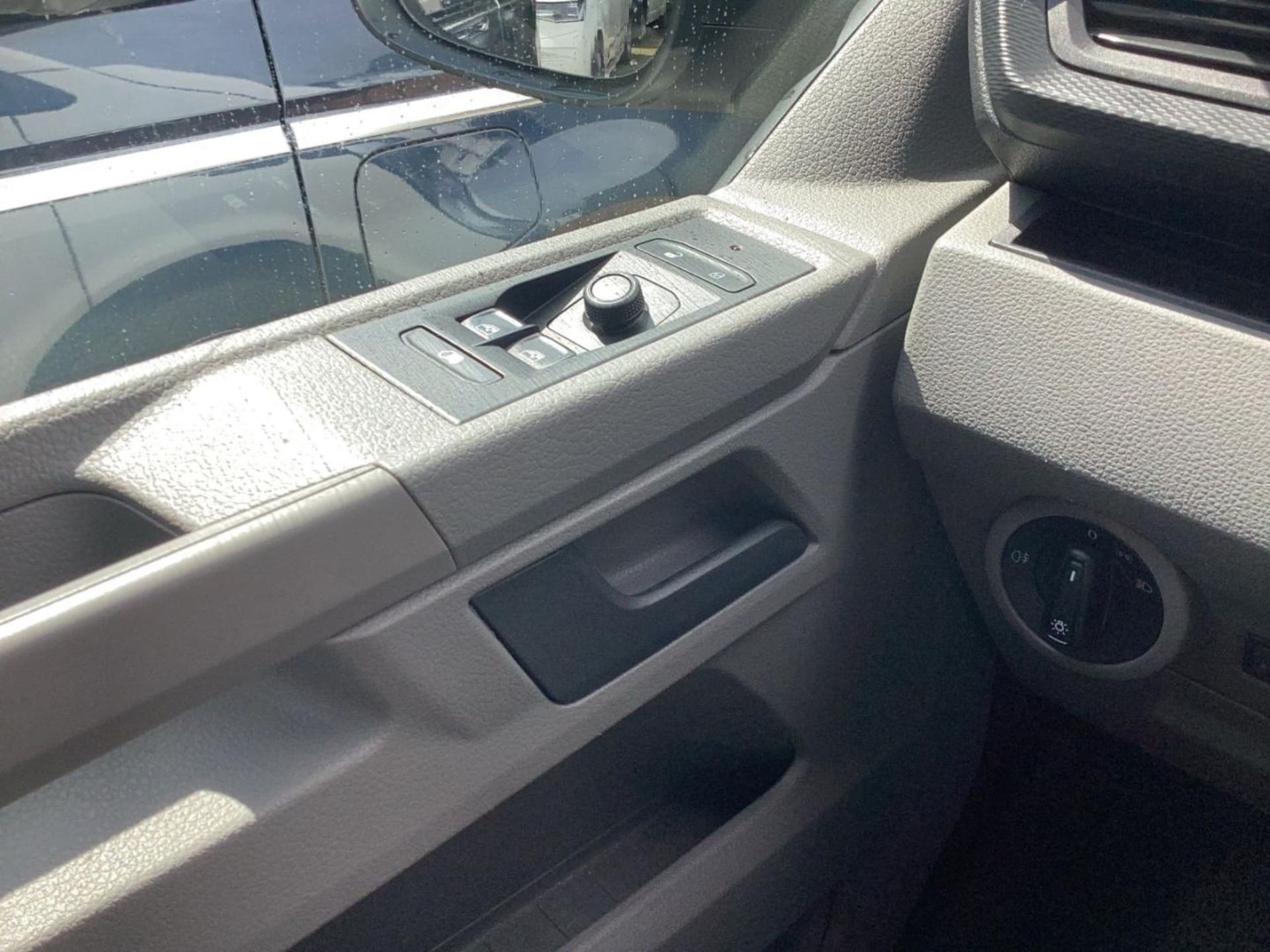 Volkswagen T6.1 Transporter Kasten langer Radstand