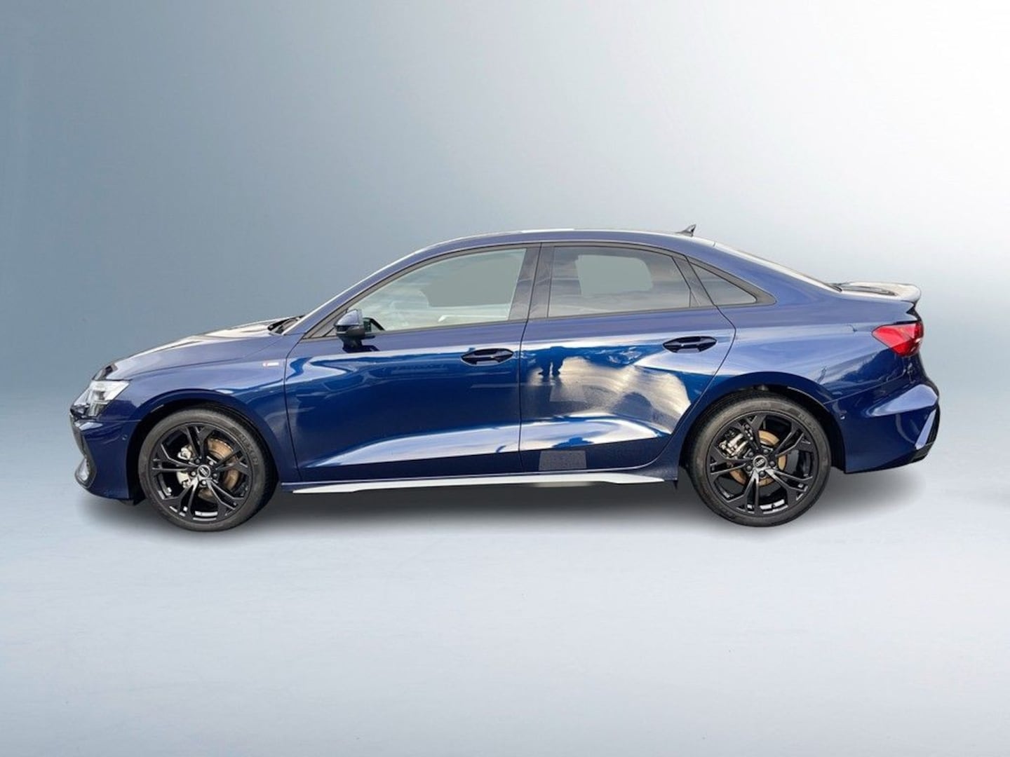 Bild über Audi A3 Limousine S line 30 TFSI S tronic - für weitere Informationen kontaktieren Sie den Audi Partner
