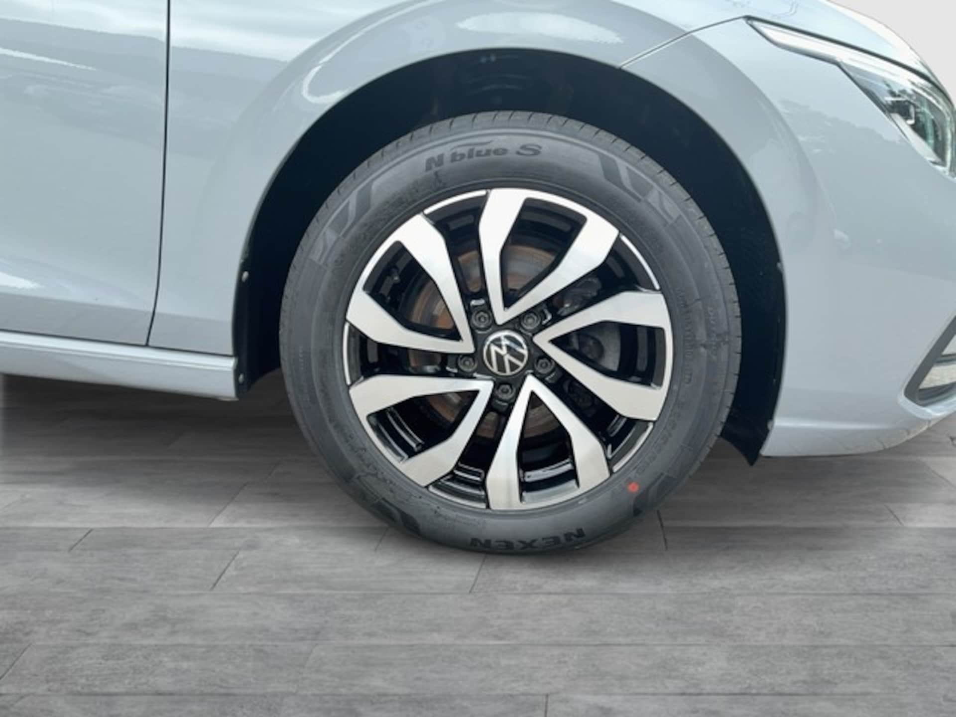 Volkswagen Golf Active