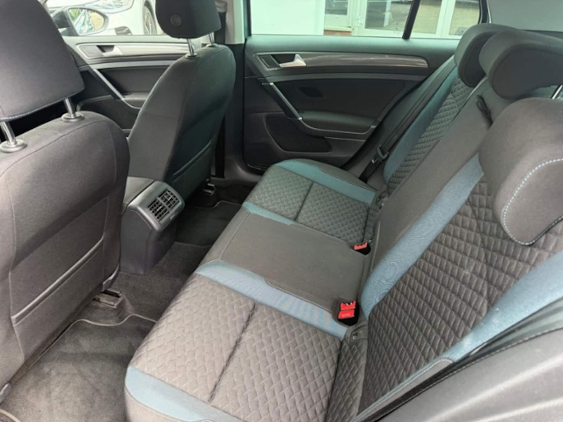 Volkswagen Golf IQ.DRIVE
