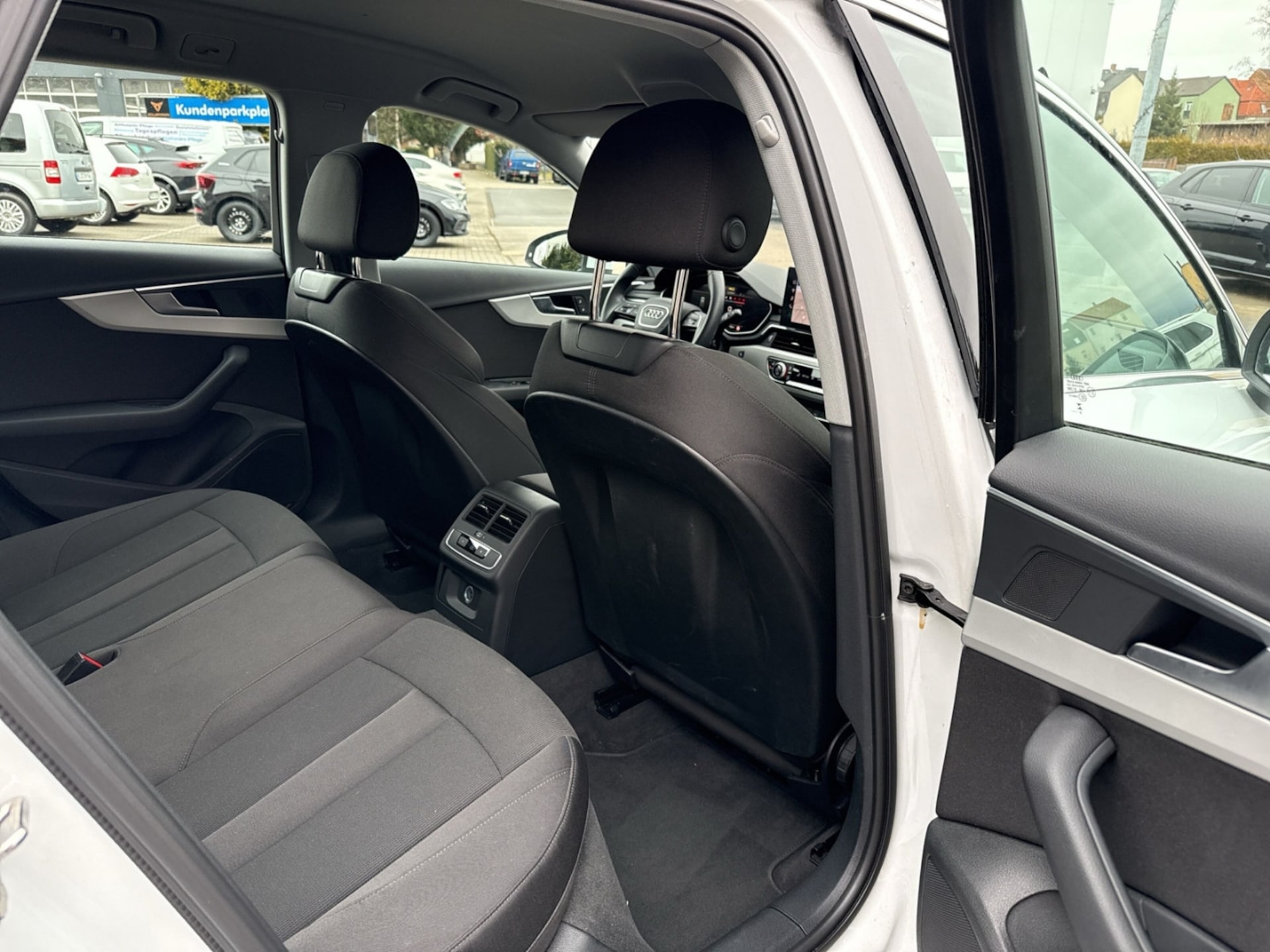 Audi A4 Avant S line