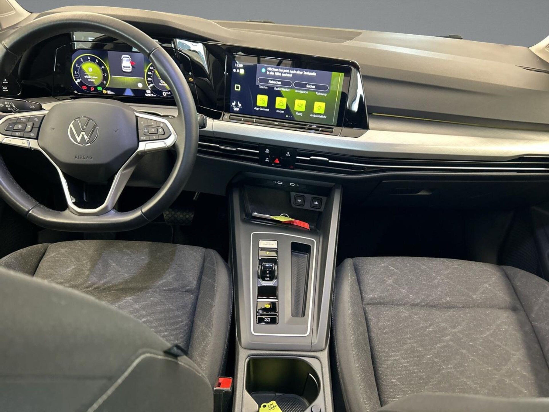 Volkswagen Golf Life