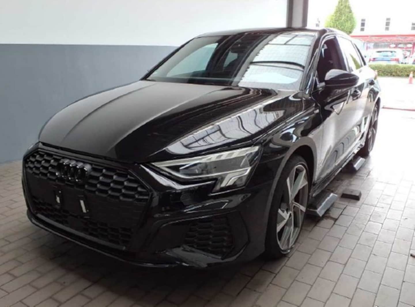 Bild über Audi A3 Sportback S line 35 TFSI S tronic - für weitere Informationen kontaktieren Sie den Audi Partner