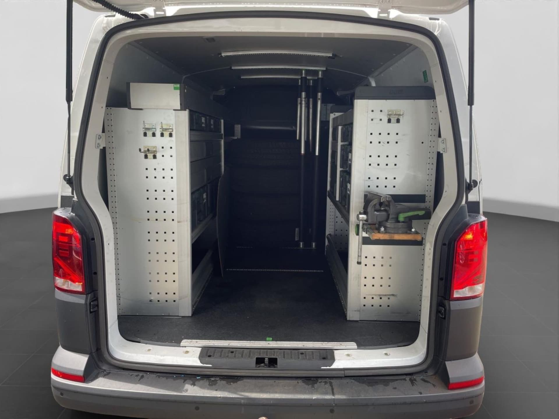 Volkswagen T6.1 Transporter Kasten langer Radstand