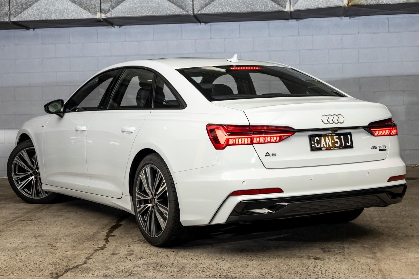 Audi A6 Sedan