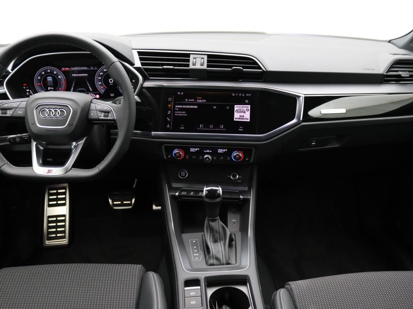 Bild über Audi Q3 S line 35 TFSI S tronic - für weitere Informationen kontaktieren Sie den Audi Partner