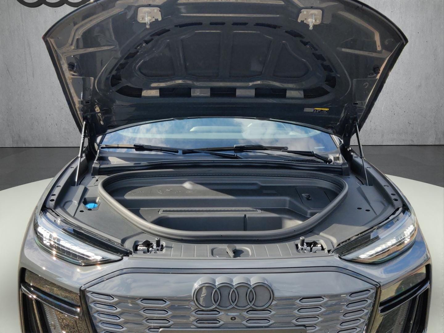 Bild über Audi Q6 SUV e-tron e-tron quattro - für weitere Informationen kontaktieren Sie den Audi Partner