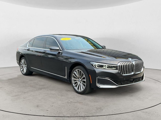 2022 BMW 750
