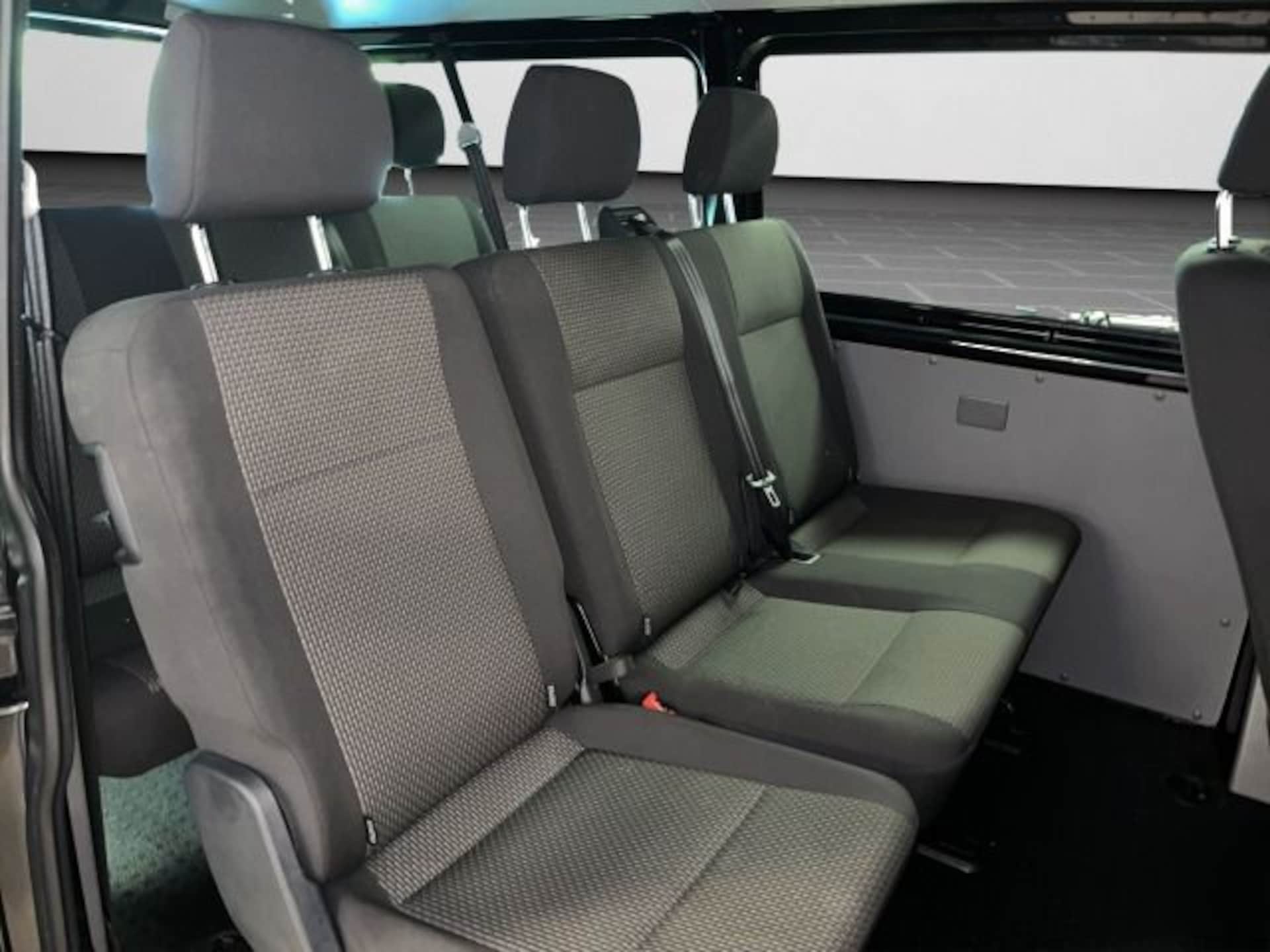 Volkswagen T6.1 Transporter Kombi langer Radstand