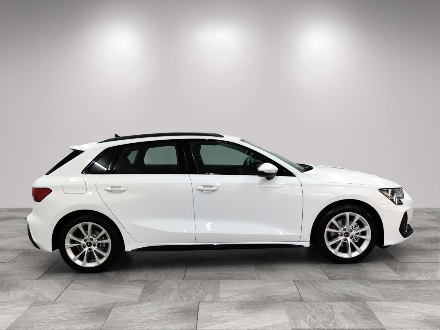 Bild über Audi A3 Sportback S line 35 TFSI S tronic - für weitere Informationen kontaktieren Sie den Audi Partner