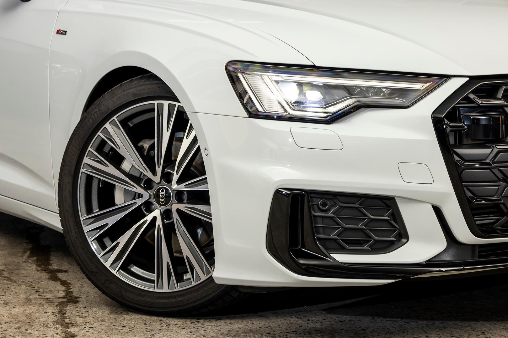 Audi A6 Sedan