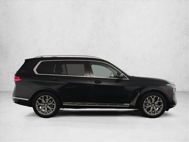 2025 BMW X7 - Image 4