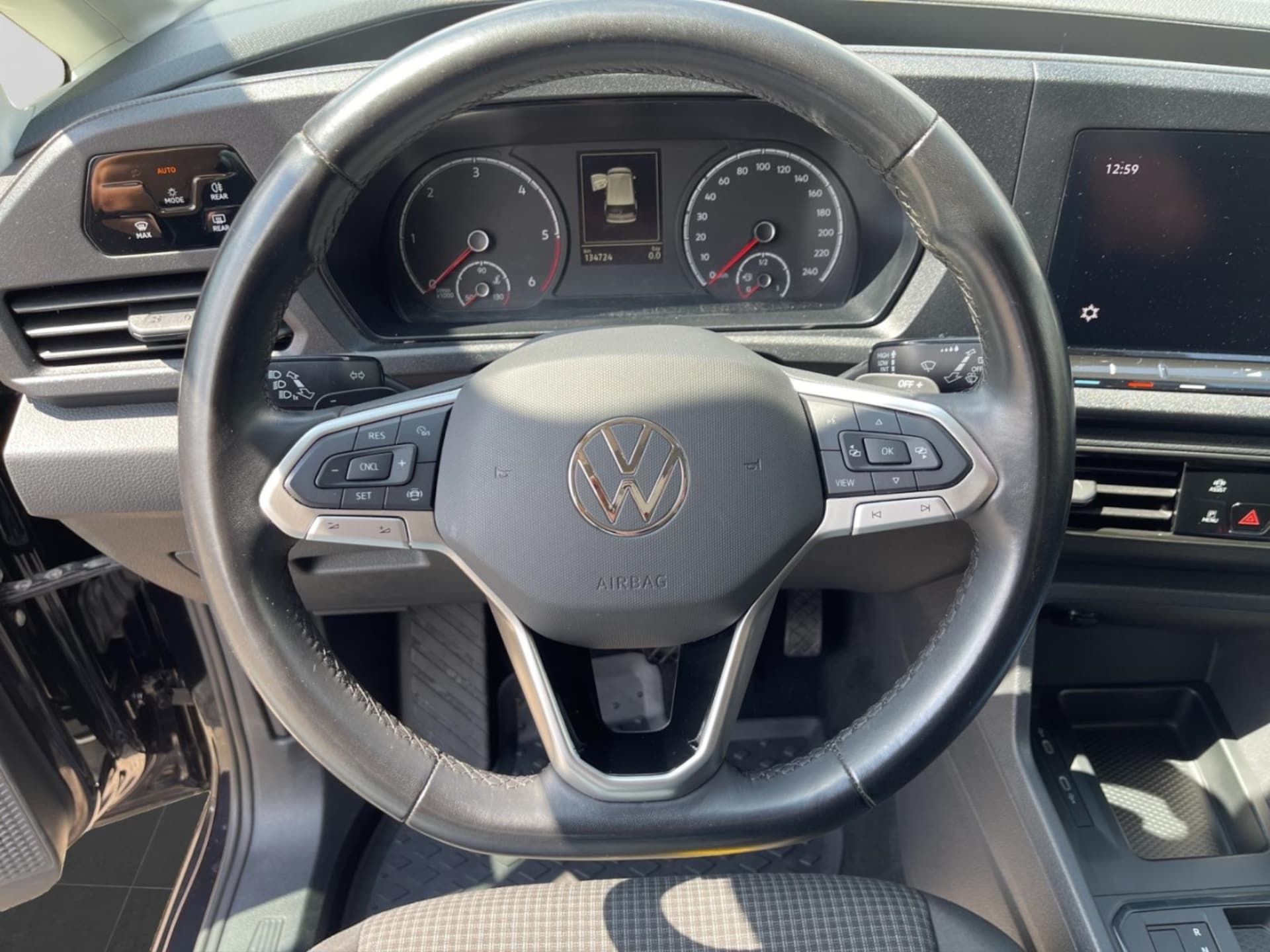 Volkswagen Caddy Basis-Modell