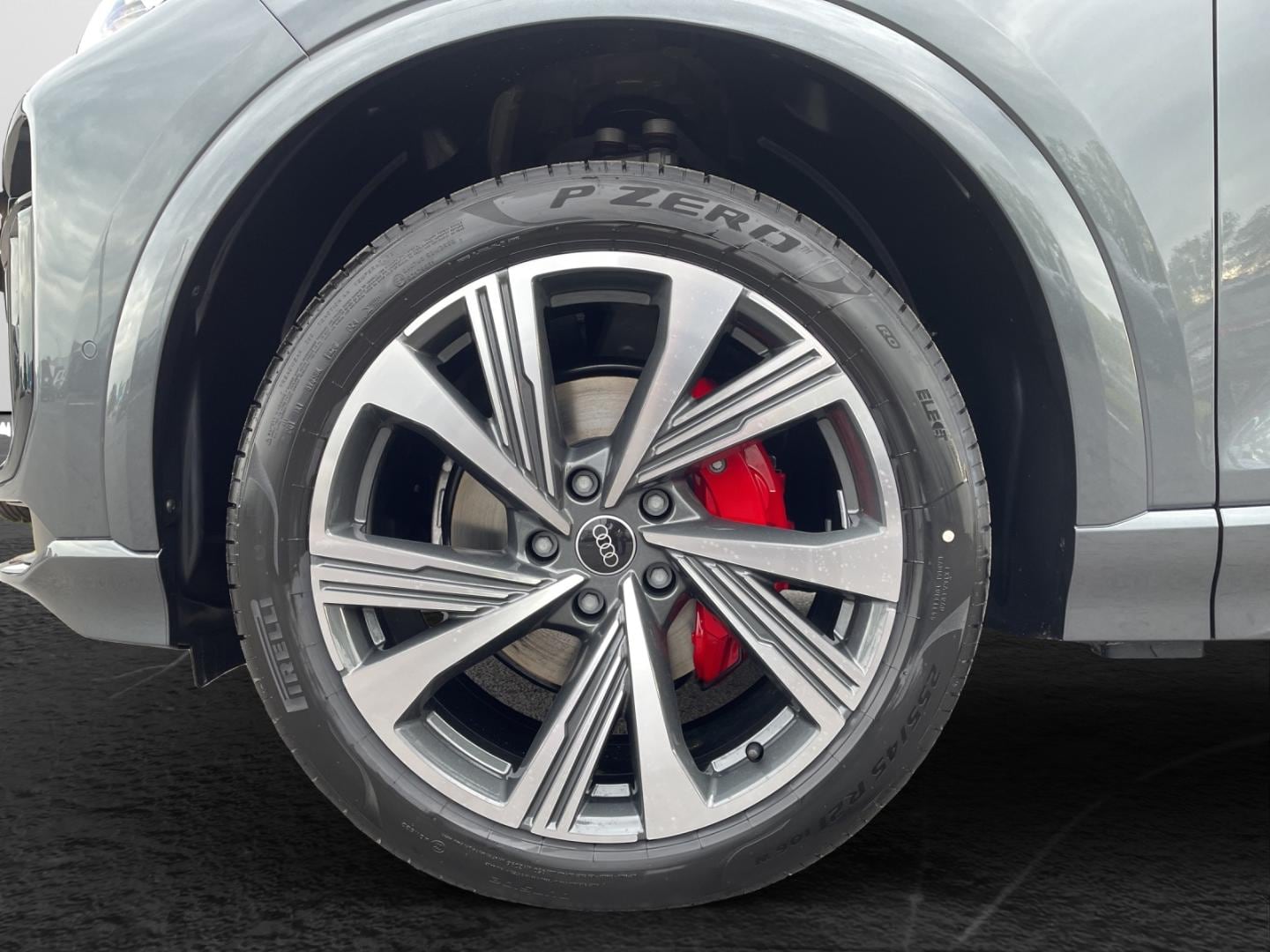 Bild über Audi Q6 SUV e-tron S line business e-tron performance 225 kW - für weitere Informationen kontaktieren Sie den Audi Partner