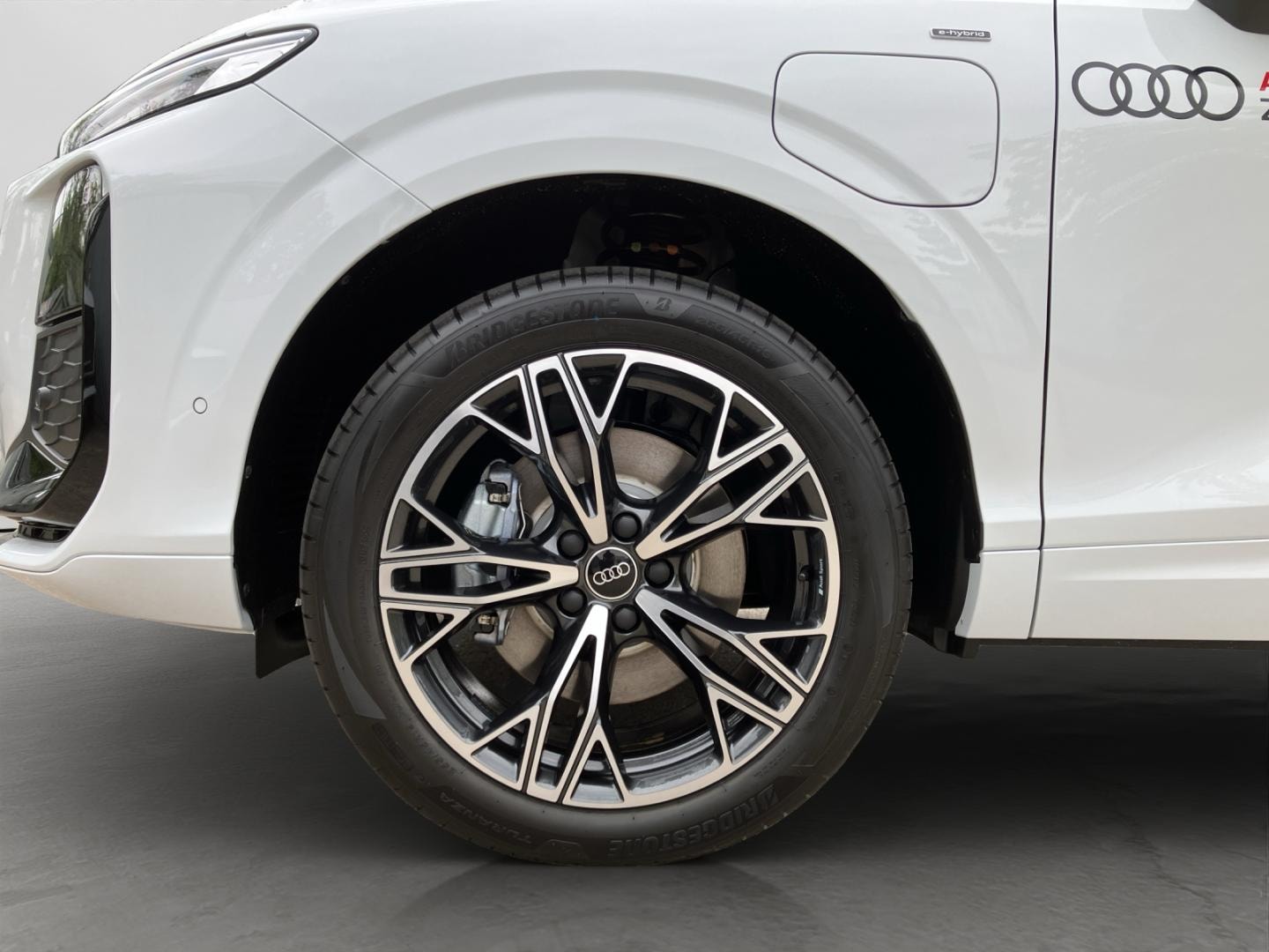 Bild über Audi Q3 Sportback e-hybrid e-hybrid 200 kW S tronic - für weitere Informationen kontaktieren Sie den Audi Partner