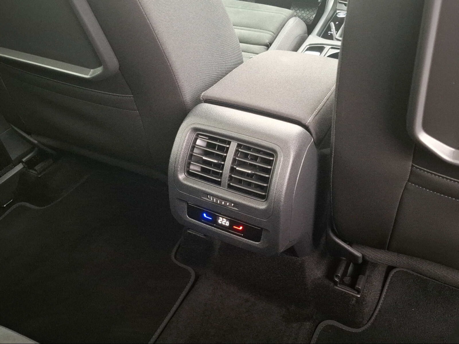 Volkswagen Touran – Bild 13