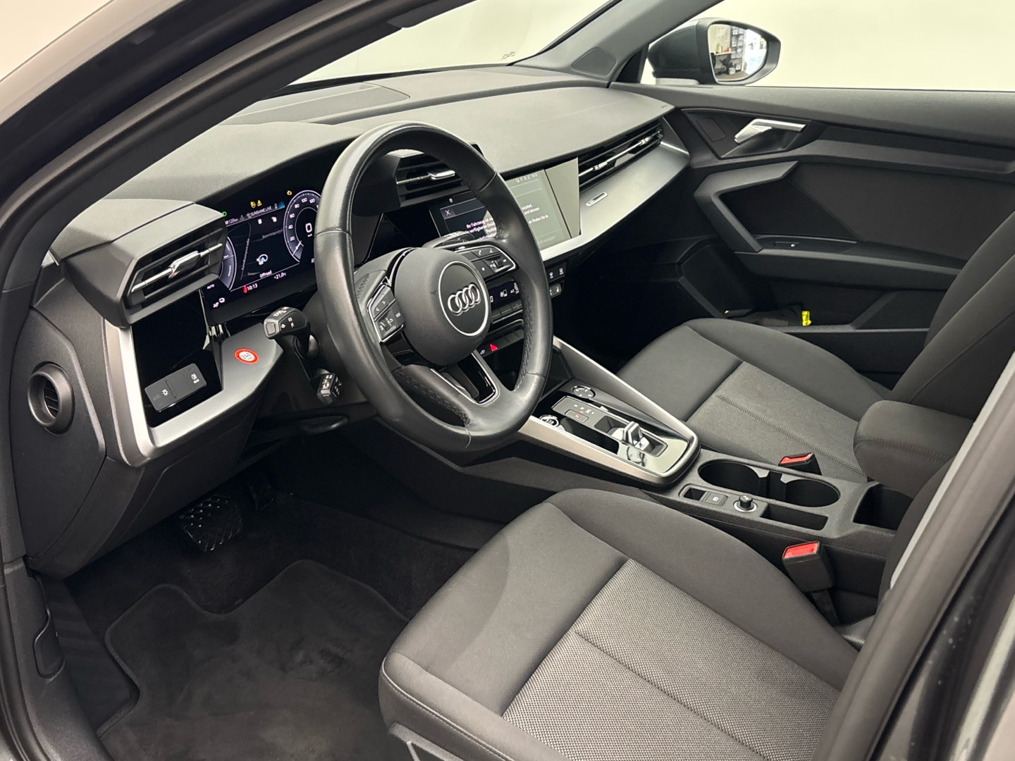 Bild über Audi A3 Sportback TFSI e S line 40 TFSI e S tronic - für weitere Informationen kontaktieren Sie den Audi Partner
