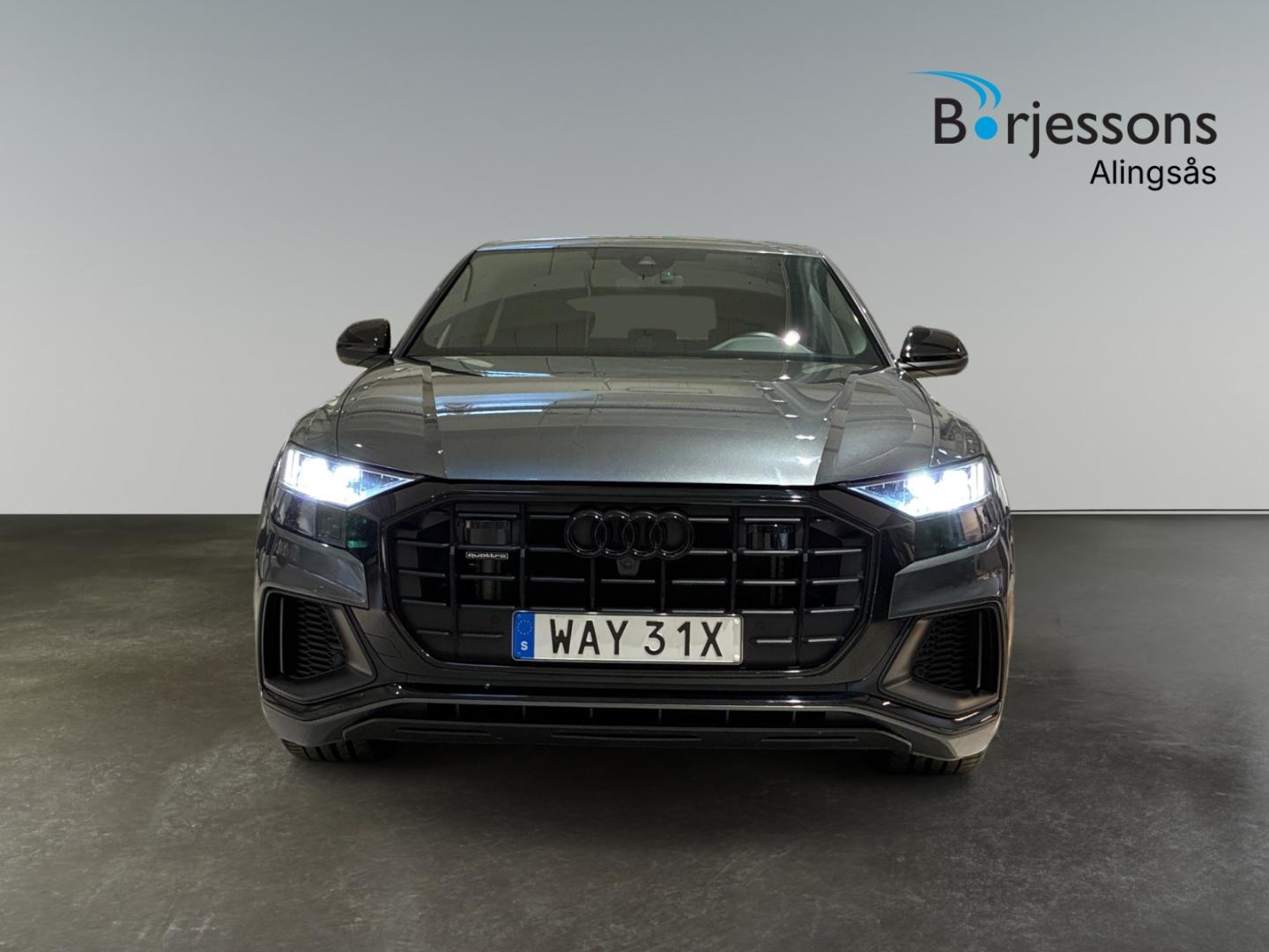 Bild som visar&nbsp;Audi Q8 TFSI e&nbsp;Q8 60 TFSI e quattro S line 462 hk tiptronic - för mer information kontakta din Audi Partner