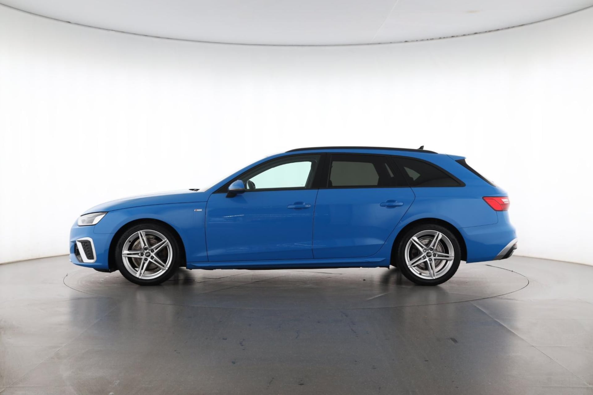 Audi A4 Avant S line