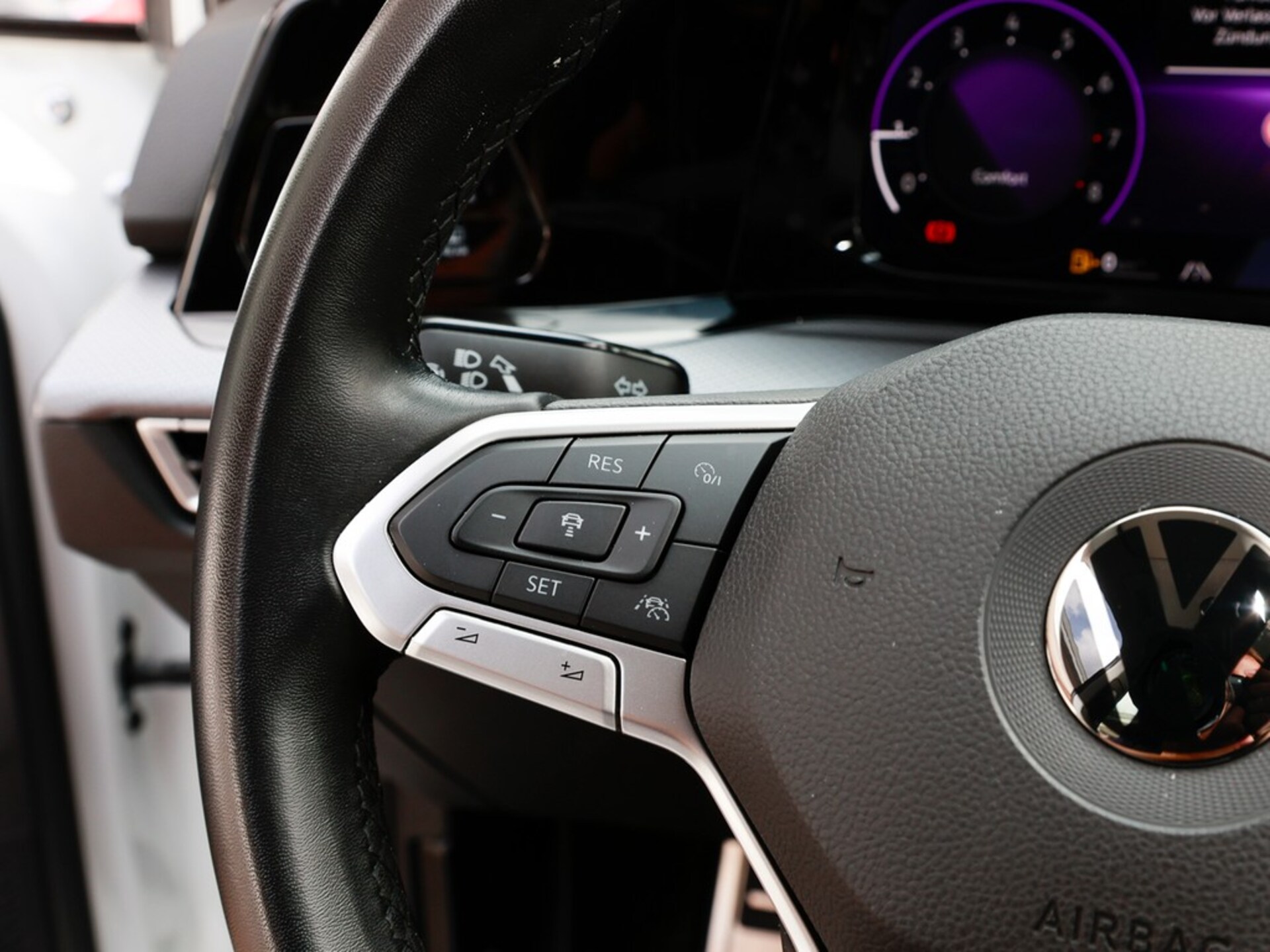 Volkswagen Golf Active