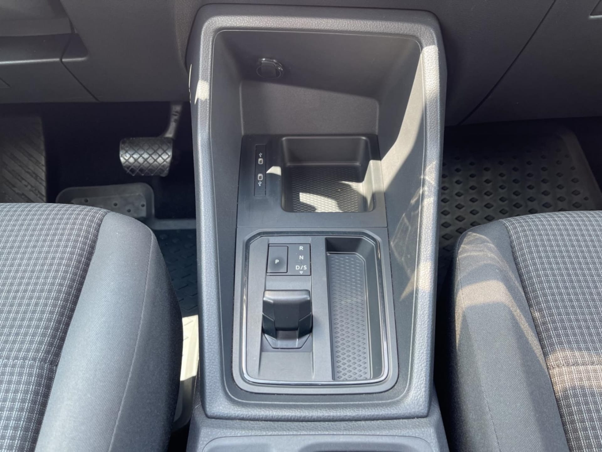 Volkswagen Caddy Basis-Modell