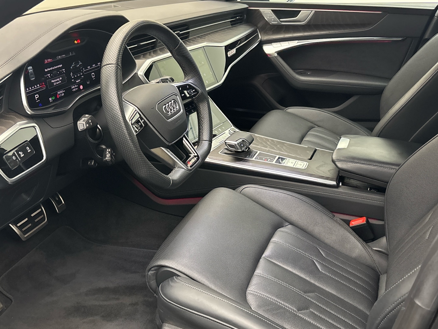 Bild über Audi RS 7 Sportback TFSI quattro tiptronic - für weitere Informationen kontaktieren Sie den Audi Partner