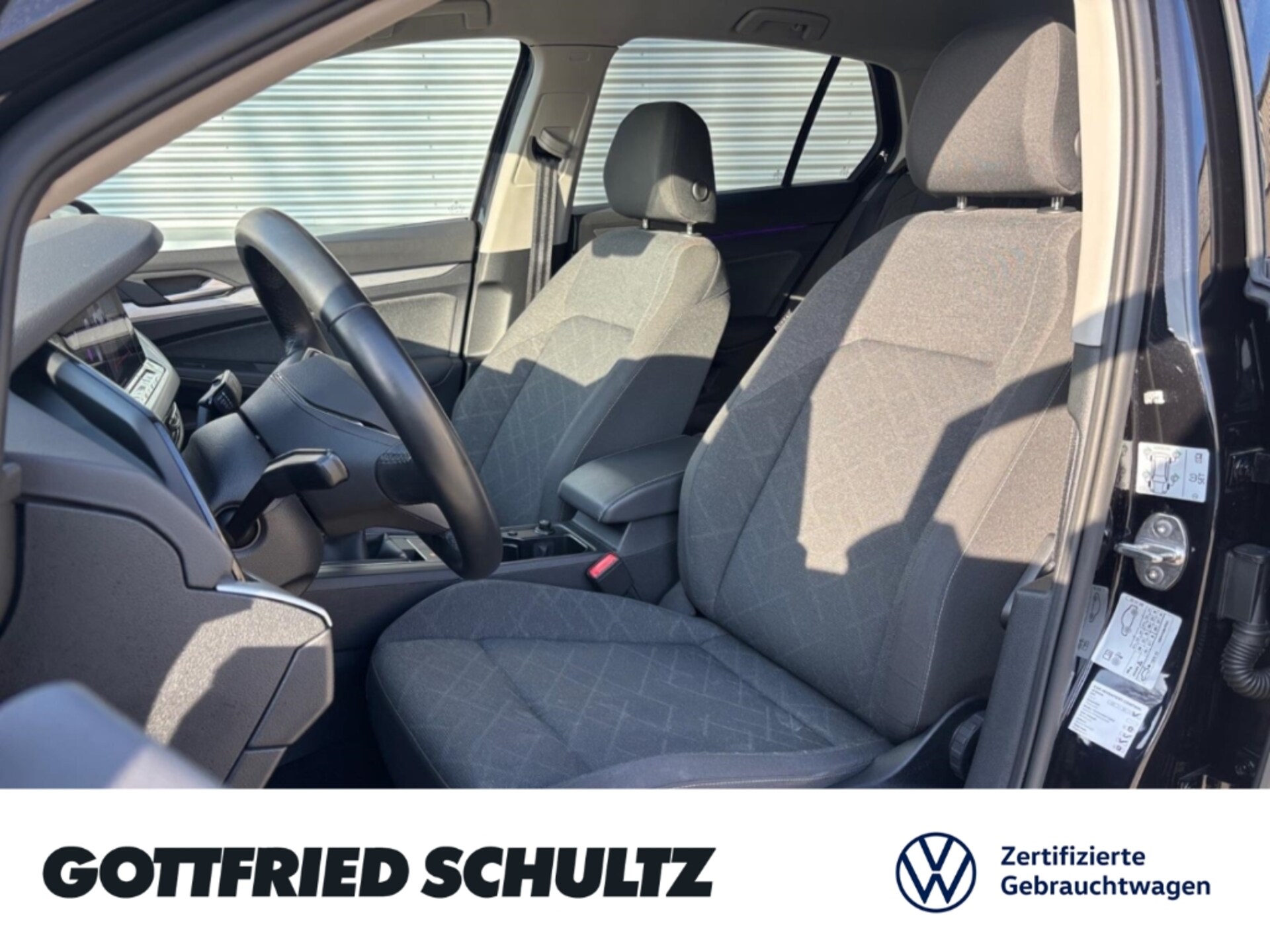 Volkswagen Golf Life