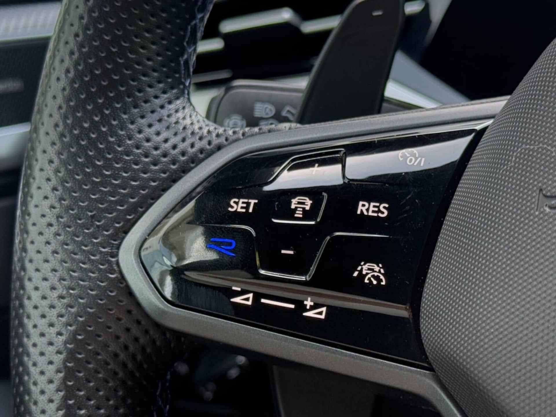 Volkswagen Arteon R